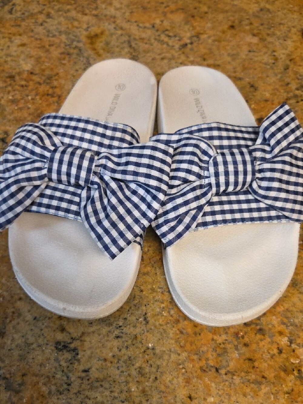 White Women Slide Sandals with Navy Gingham Bow Sz 10 - Picture 2 of 5